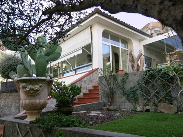 casa indipendente in vendita a Sanremo