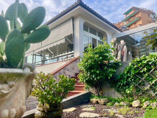 casa indipendente in vendita a Sanremo