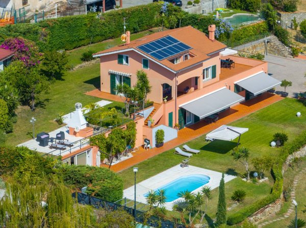 casa indipendente in vendita a Sanremo in zona Coldirodi