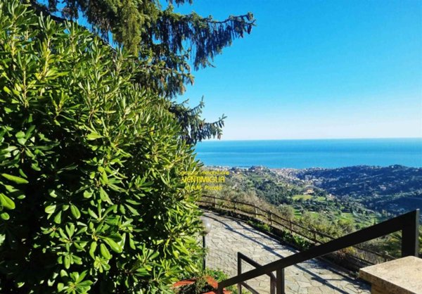 casa indipendente in vendita a Sanremo in zona Coldirodi