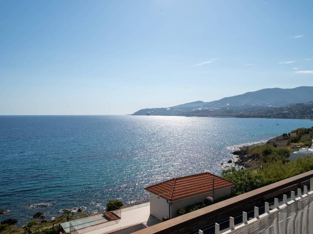 appartamento in vendita a Sanremo in zona Poggio