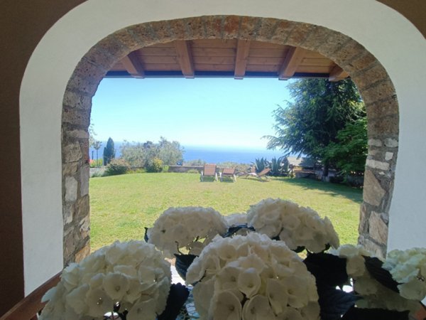 casa indipendente in vendita a Sanremo in zona Coldirodi