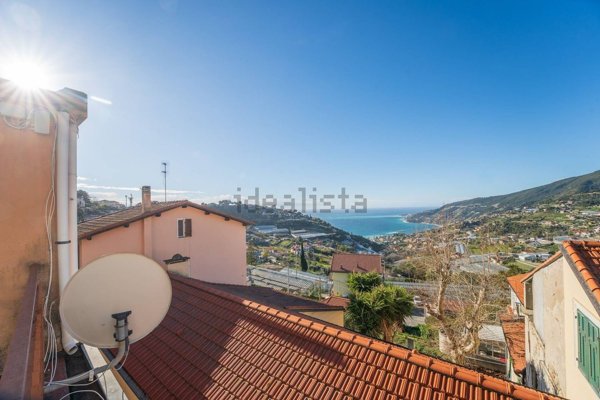 casa indipendente in vendita a Sanremo in zona Coldirodi