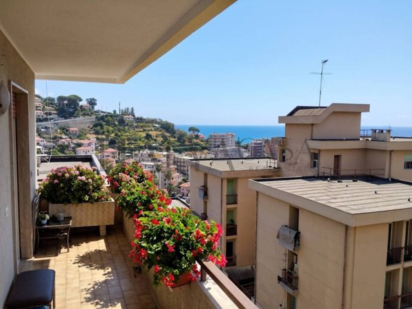 appartamento in vendita a Sanremo in zona Poggio