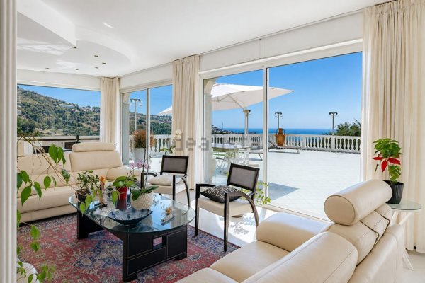 casa indipendente in vendita a Sanremo