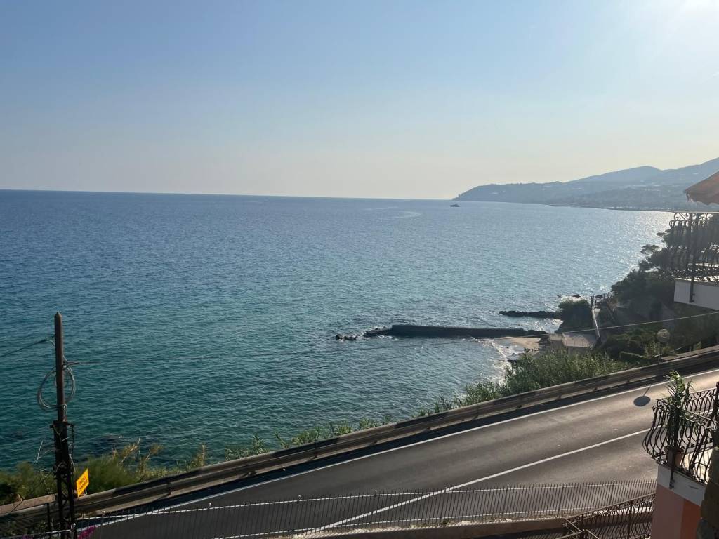 appartamento in vendita a Sanremo in zona Poggio