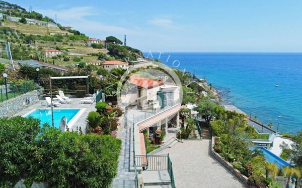 casa indipendente in vendita a Sanremo