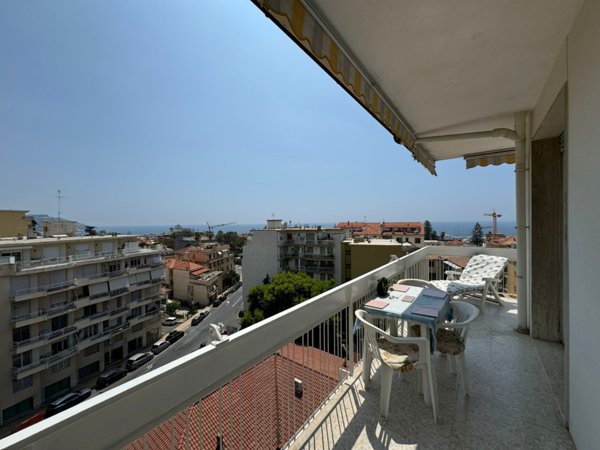 appartamento in vendita a Sanremo in zona Poggio