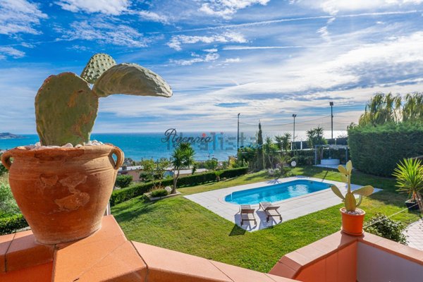 casa indipendente in vendita a Sanremo