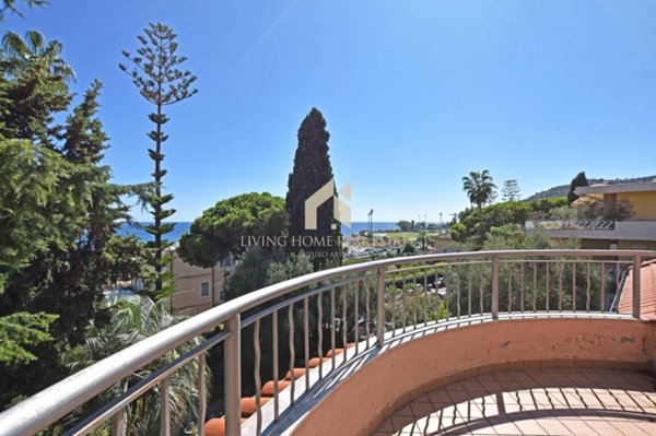 casa indipendente in vendita a Sanremo
