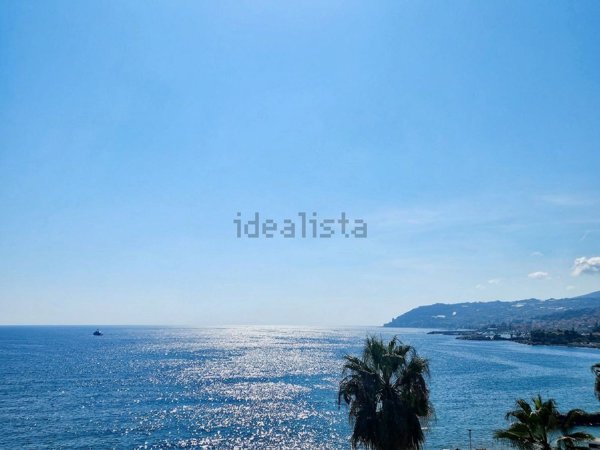 appartamento in vendita a Sanremo in zona Poggio