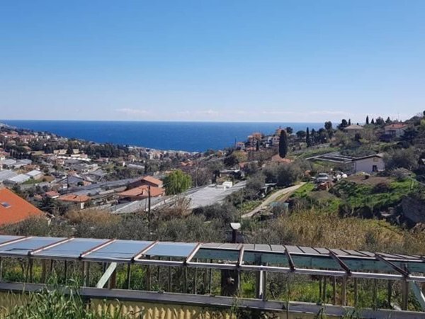 appartamento in vendita a Sanremo in zona Coldirodi