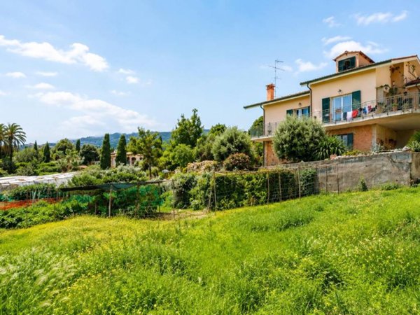 casa indipendente in vendita a Sanremo in zona Coldirodi