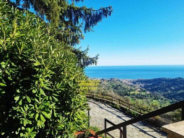 casa indipendente in vendita a Sanremo