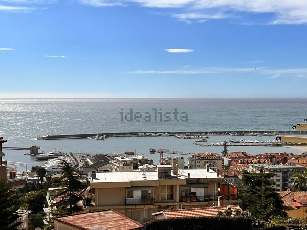 appartamento in vendita a Sanremo in zona Poggio