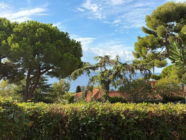 appartamento in vendita a Sanremo in zona Poggio