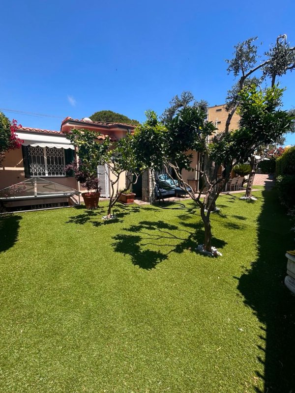 casa indipendente in vendita a Sanremo