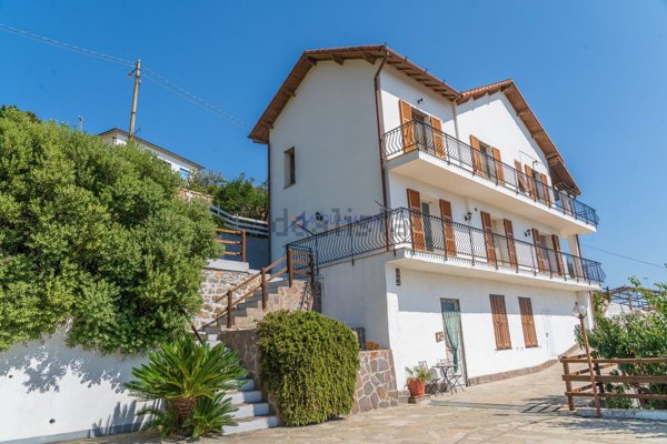 casa indipendente in vendita a Sanremo