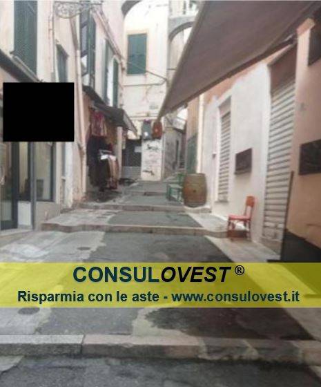 locale commerciale in vendita a Sanremo