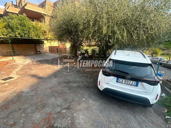 box auto in vendita a Sanremo in zona Coldirodi