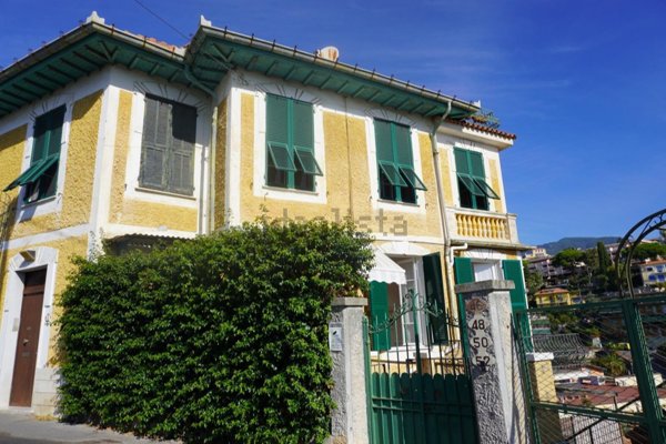 appartamento in vendita a Sanremo in zona Coldirodi