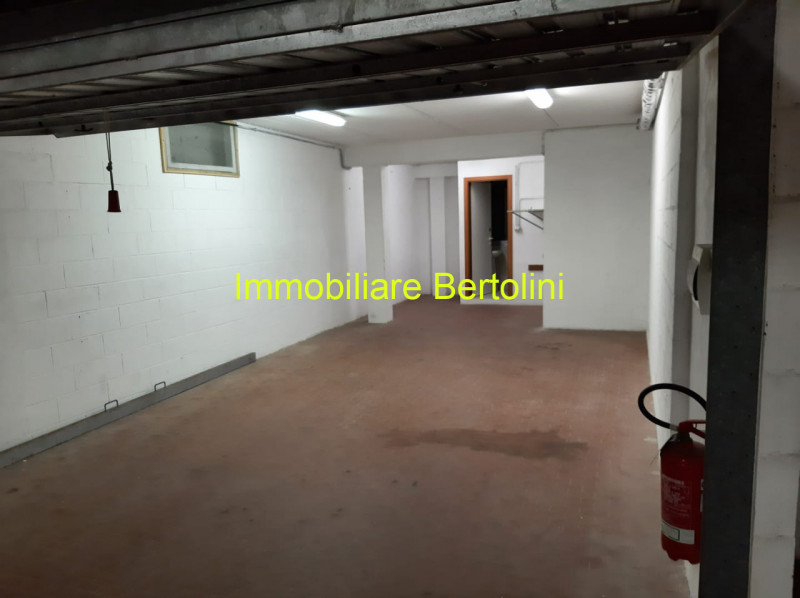 box auto in vendita a Sanremo in zona Coldirodi