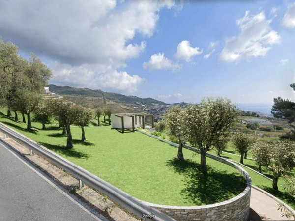 terreno in vendita a Sanremo in zona Poggio