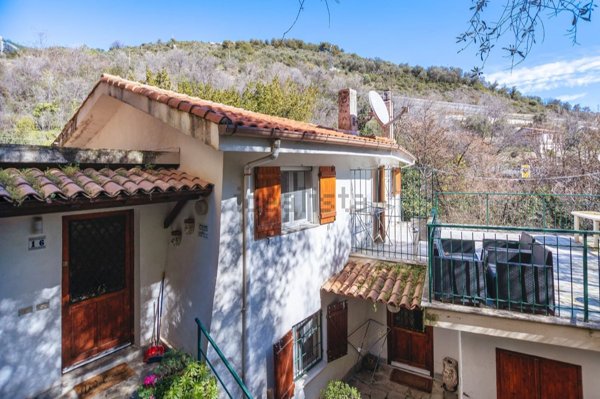 casa indipendente in vendita a Sanremo