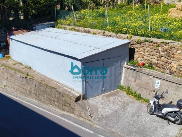 box auto in vendita a Sanremo in zona Poggio