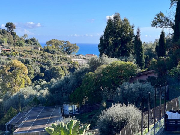 appartamento in vendita a Sanremo in zona Bussana