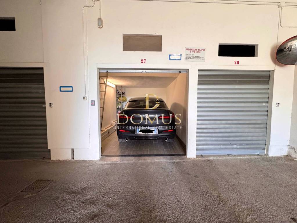 box auto in vendita a Sanremo in zona Poggio