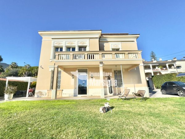 casa indipendente in vendita a Sanremo in zona Coldirodi