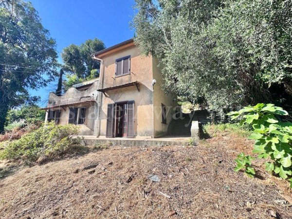 casa indipendente in vendita a Sanremo in zona Coldirodi