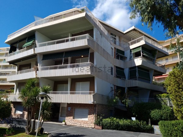 appartamento in vendita a Sanremo in zona Coldirodi