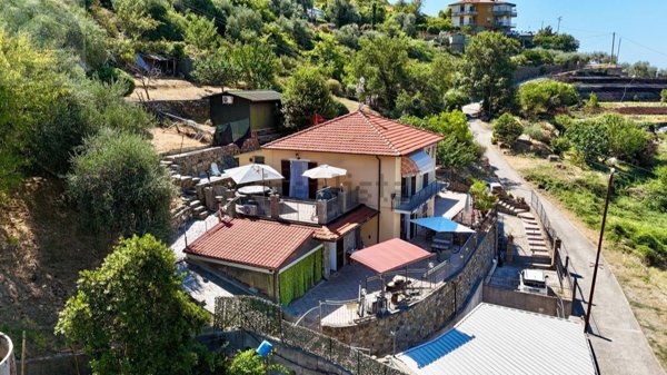 casa indipendente in vendita a Sanremo