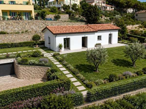 casa indipendente in vendita a Sanremo in zona Bussana