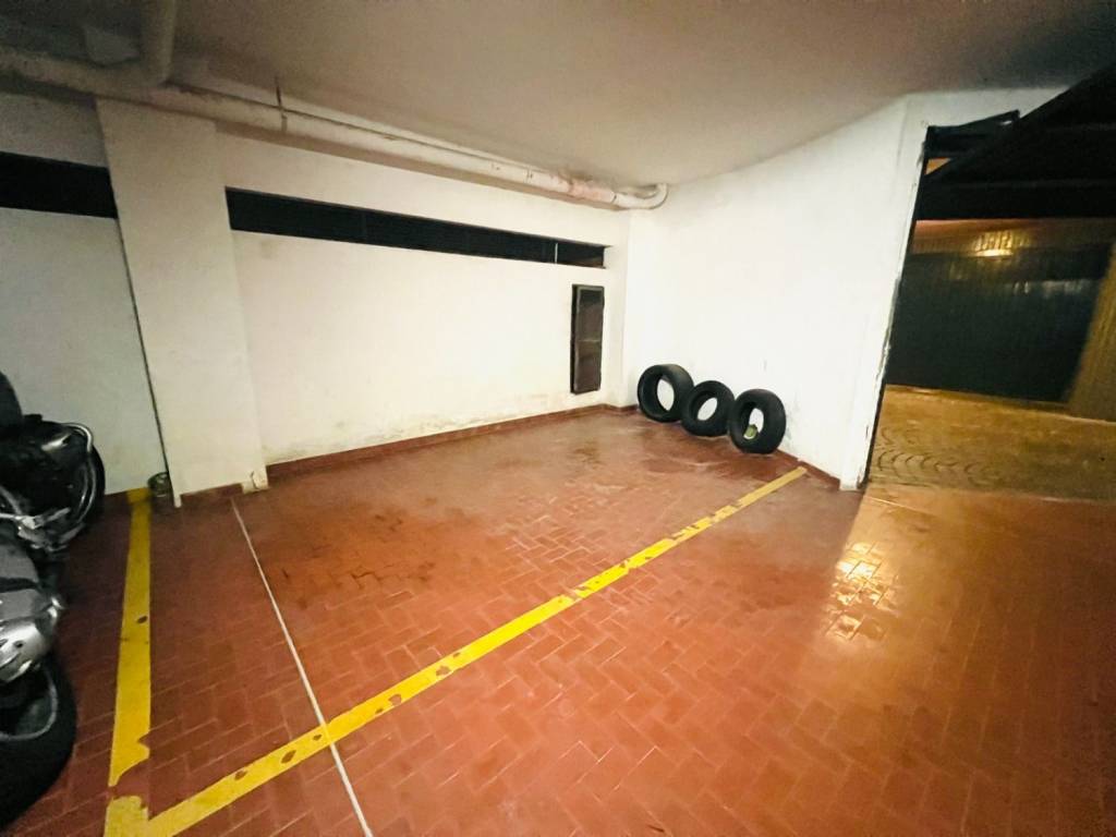 box auto in vendita a Sanremo in zona Coldirodi