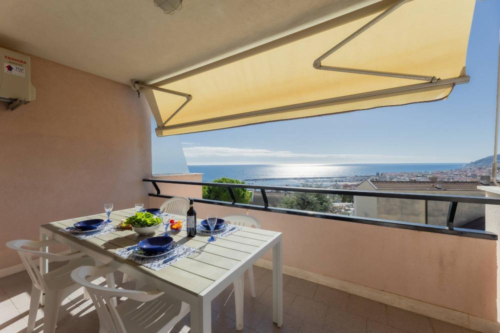 appartamento in vendita a Sanremo in zona Poggio
