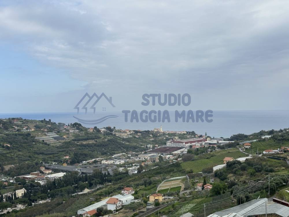 casa indipendente in vendita a Sanremo in zona Poggio