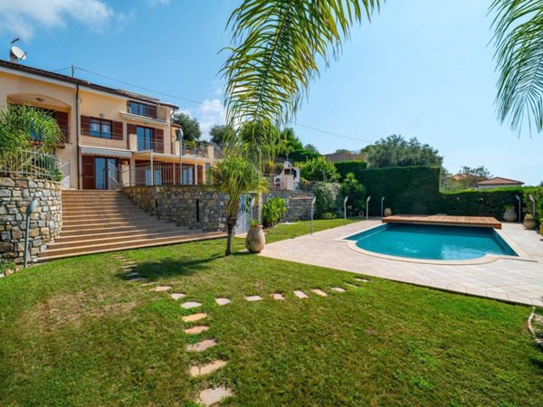 casa indipendente in vendita a Sanremo