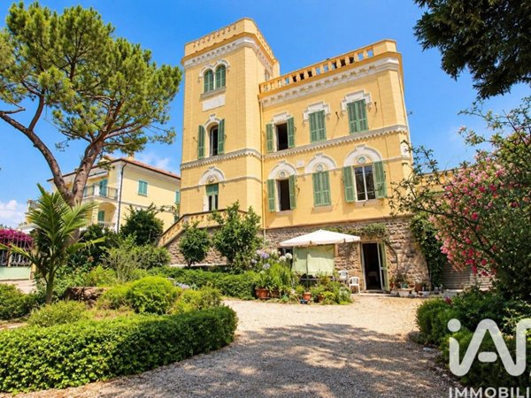 casa indipendente in vendita a Sanremo in zona Bussana
