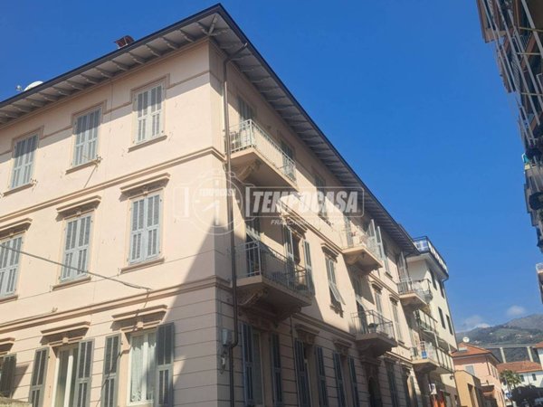 appartamento in vendita a Sanremo in zona Poggio