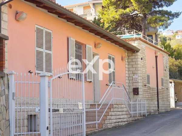 casa indipendente in vendita a Sanremo
