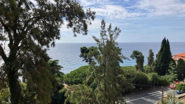 appartamento in vendita a Sanremo in zona Coldirodi