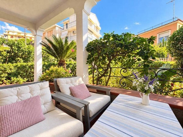 casa indipendente in vendita a Sanremo in zona Coldirodi