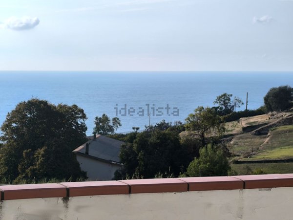 casa indipendente in vendita a Sanremo in zona Coldirodi