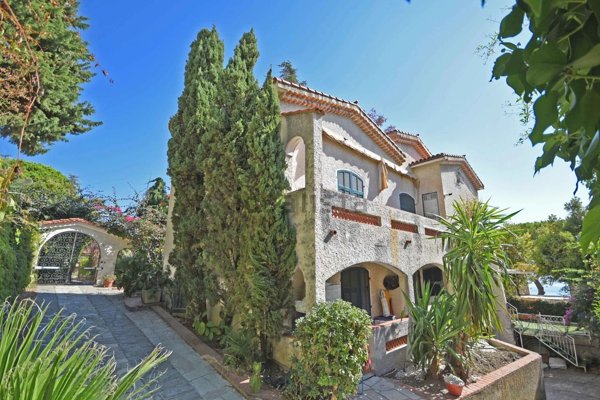 appartamento in vendita a Sanremo in zona Coldirodi