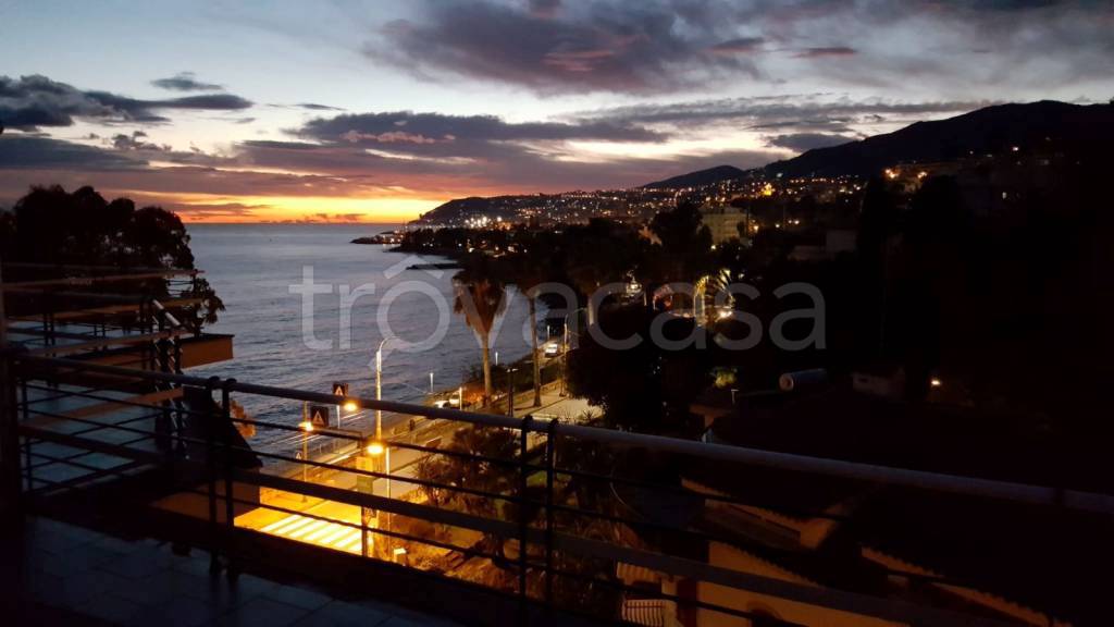 appartamento in vendita a Sanremo in zona Poggio