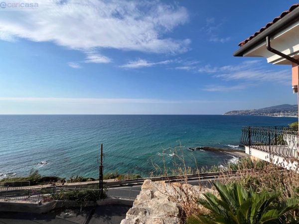 appartamento in vendita a Sanremo in zona Poggio