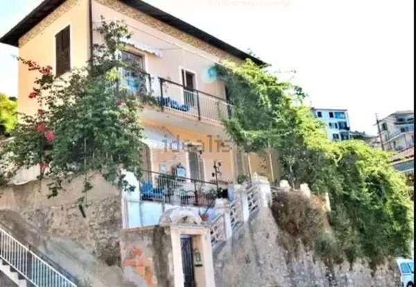 casa indipendente in vendita a Sanremo